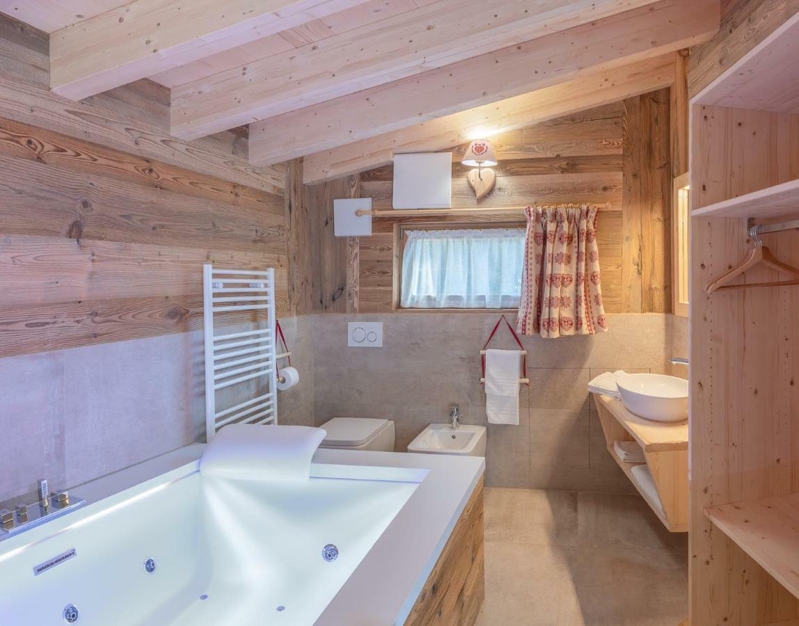 Eco-Green Fiores Agriturismo ヴィーゴ・ディ・ファッサ エクステリア 写真